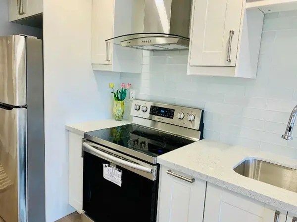 Richmond Hill, ON L4E 1C5,127 Anchusa DR #Lower