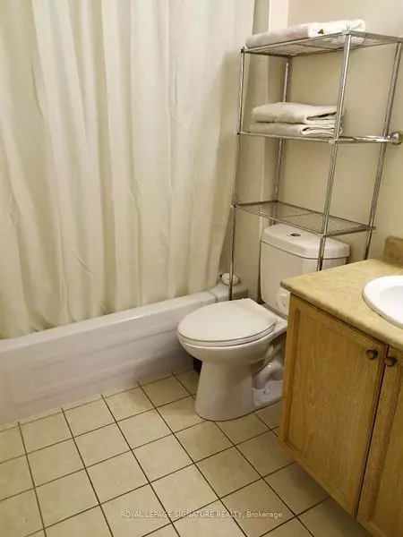 Richmond Hill, ON L4B 4P6,51 Baffin CT #716