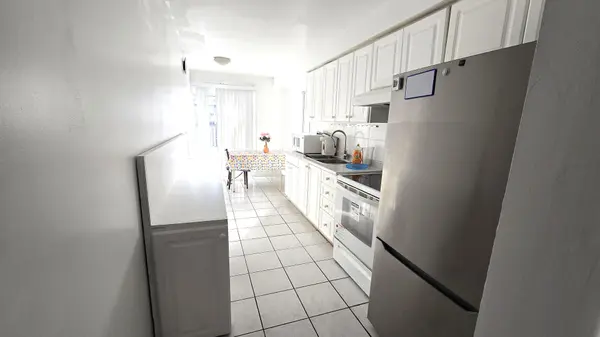 Markham, ON L3R 4T2,3 Merry Brook LN