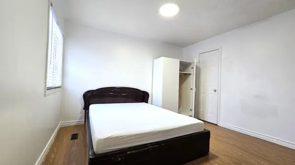 Markham, ON L3R 4T2,3 Merry Brook LN