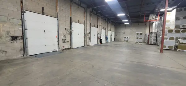 610 Hanlan RD #1, Vaughan, ON L4L 4Y1