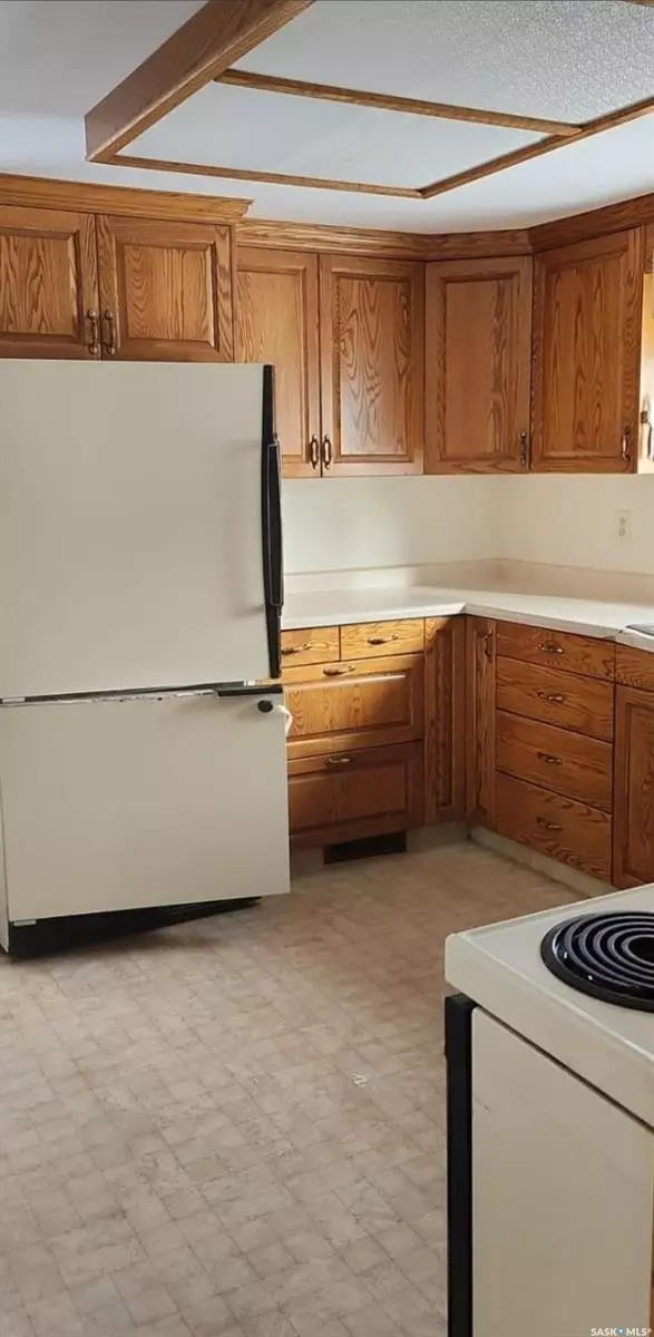 Oxbow, SK S0C 2B0,524 Boscurvis AVENUE