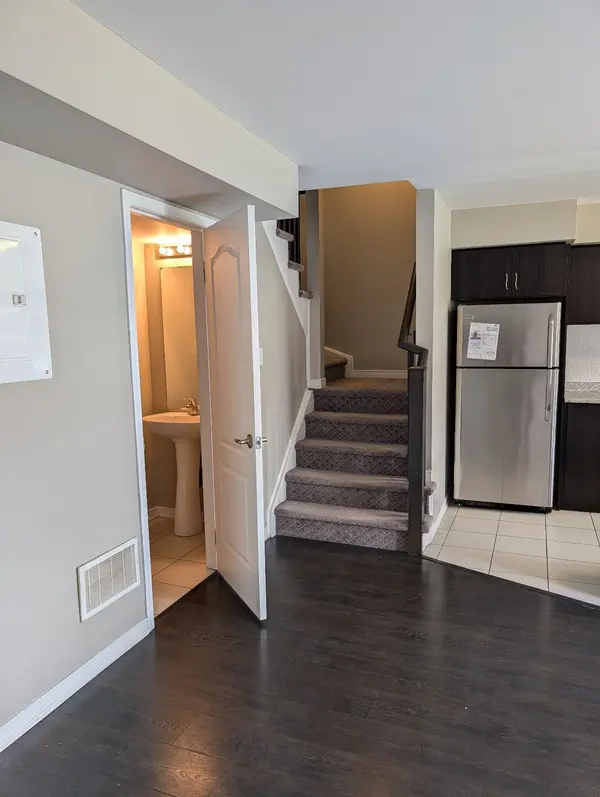 Oakville, ON L6M 0S4,2441 Greenwich DR #69