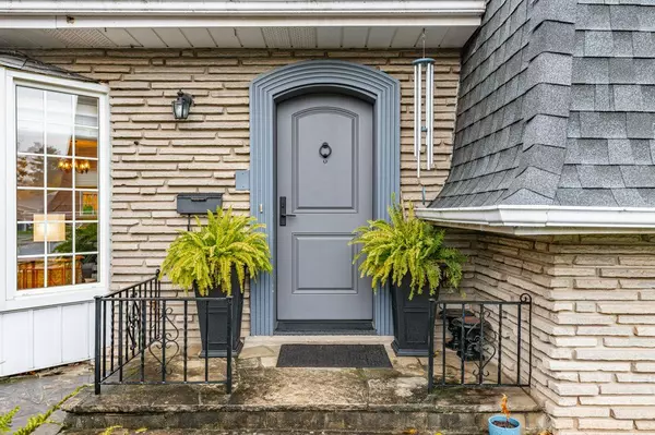 Burlington, ON L7L 1W2,4367 Kerry DR