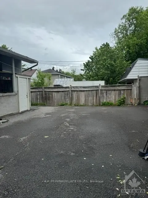 Carlington - Central Park, ON K1Z 8E6,1250 Dorchester AVE