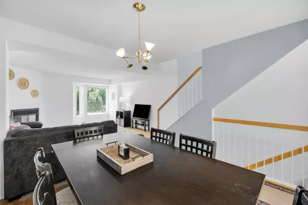 Barrhaven, ON K2G 6W4,250 Cresthaven DR #3