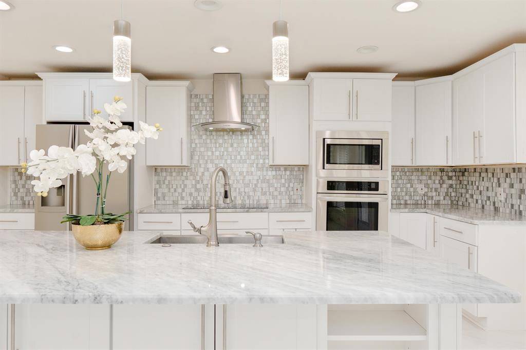 215 Countryside Drive, Arlington, TX 76014