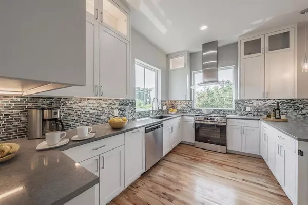 Dallas, TX 75208,1004 Stafford Street