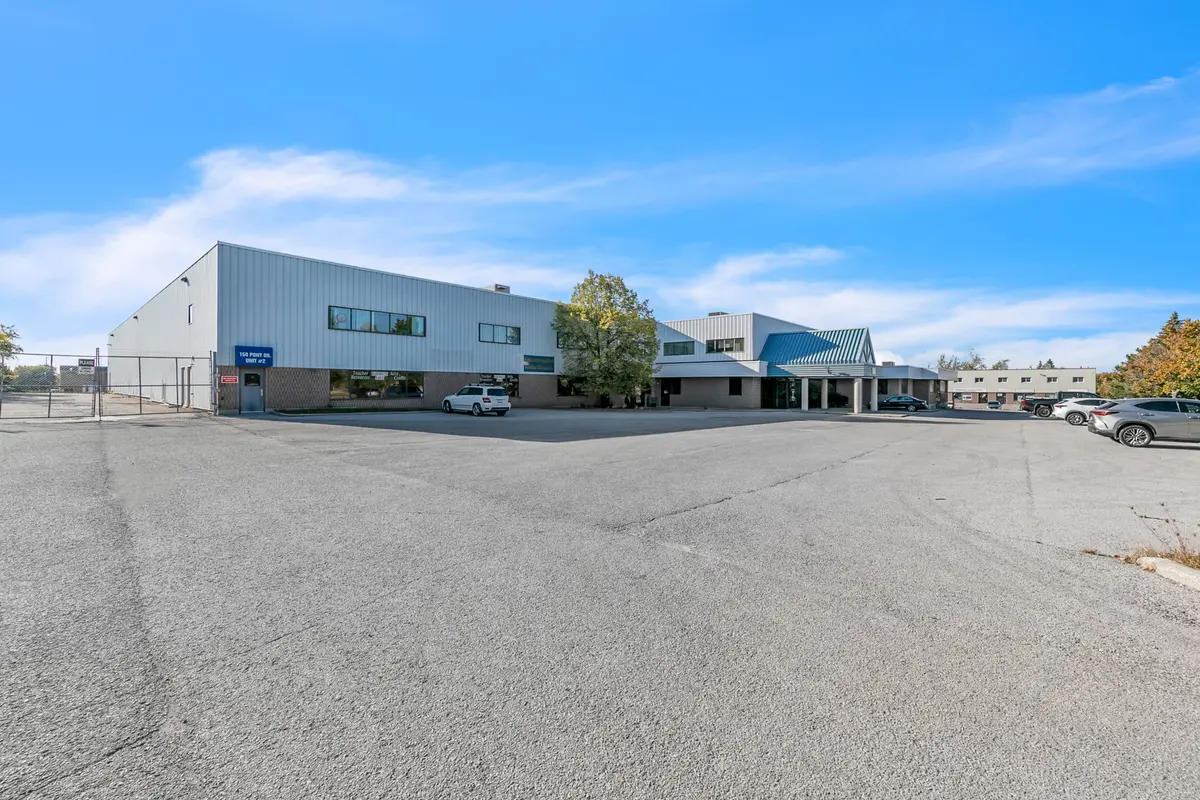 Newmarket, ON L3Y 7B6,150 Pony DR E