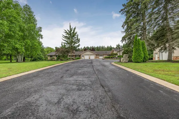 120 Lake Woods DR, Whitchurch-stouffville, ON L4A 1P1