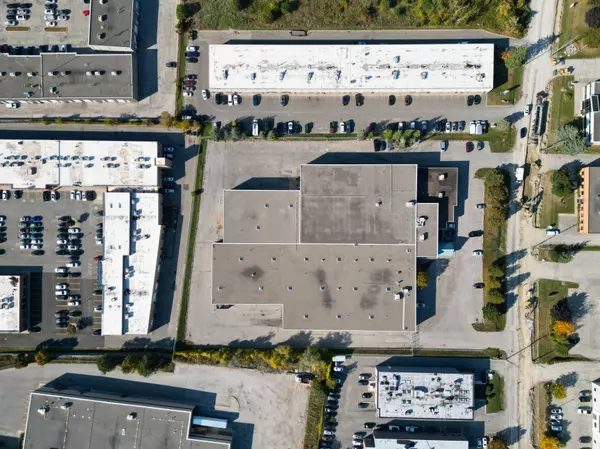 Newmarket, ON L3Y 7B6,150 Pony DR E