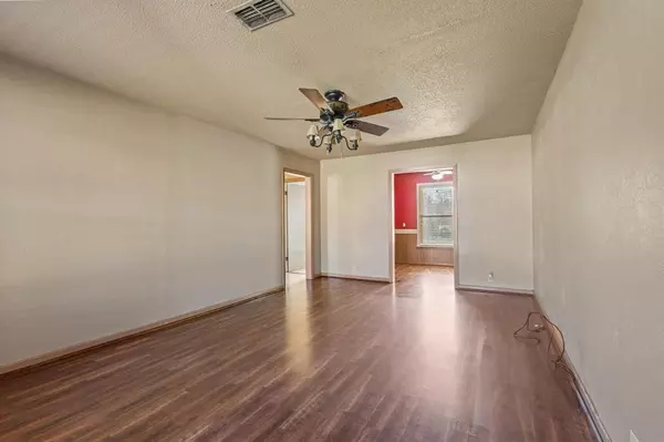 Denison, TX 75020,1006 W Texas Street