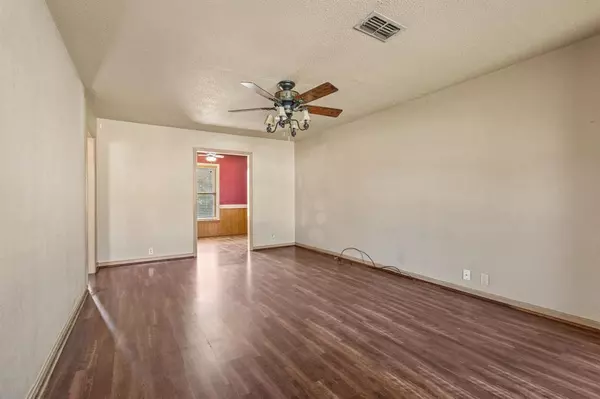 Denison, TX 75020,1006 W Texas Street