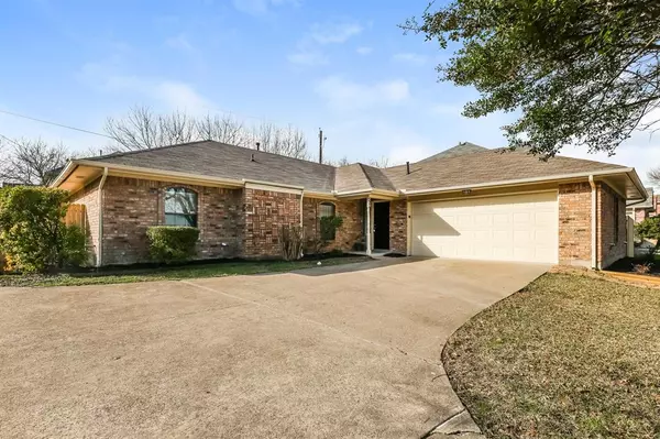 521 Anglebluff Drive, Desoto, TX 75115