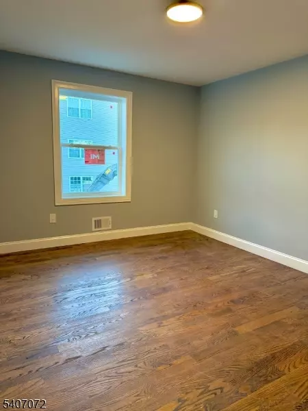 East Orange City, NJ 07017,51 N 15Th St Unit 2 #1