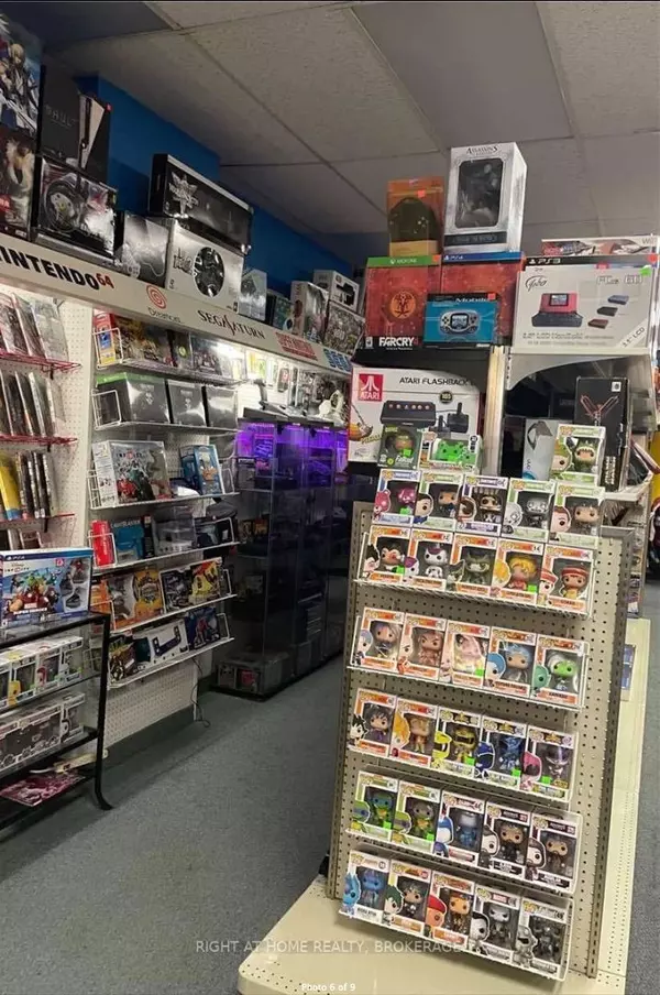 Toronto C01, ON M6K 1T6,1539 Dundas ST W