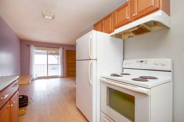 Oshawa, ON L1H 4W2,754 Gifford ST