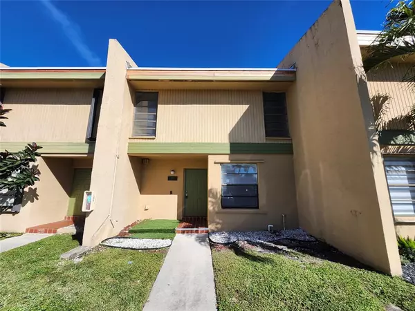 9421 NW 15th St, Pembroke Pines, FL 33024