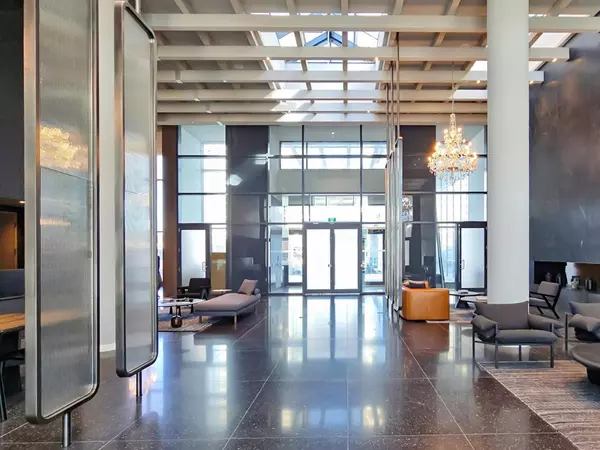 Vaughan, ON L4K 0R2,8 Interchange WAY #5001