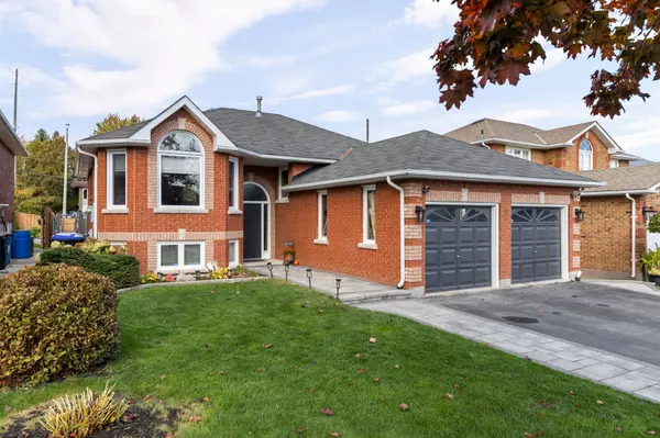 Bradford West Gwillimbury, ON L3Z 2Z8,22 Countryside CT