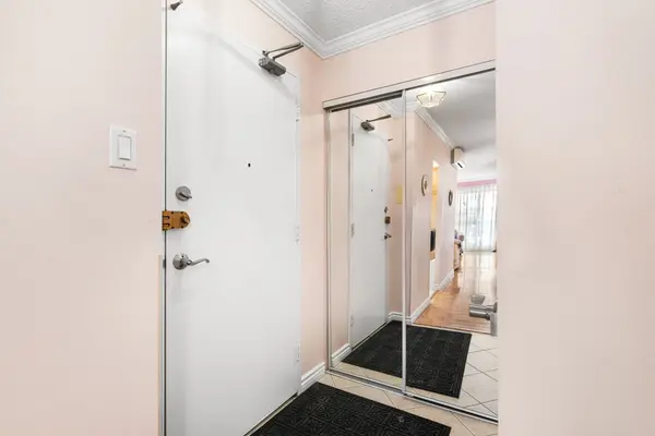 Vanier And Kingsview Park, ON K1L 8C9,158 B Mcarthur AVE #1007