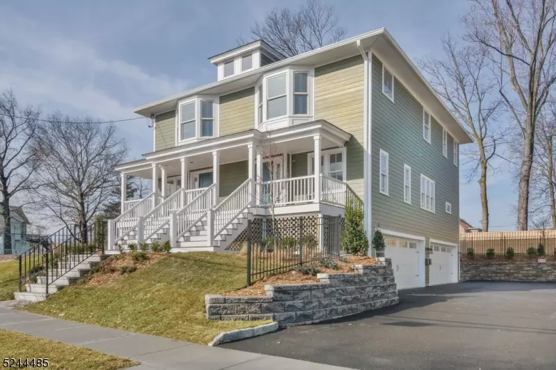 Montclair Twp., NJ 07042,92B Grove St #B