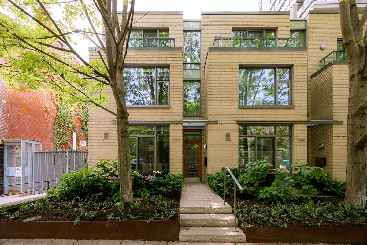 Toronto C08, ON M4Y 1X6,301 Mutual ST