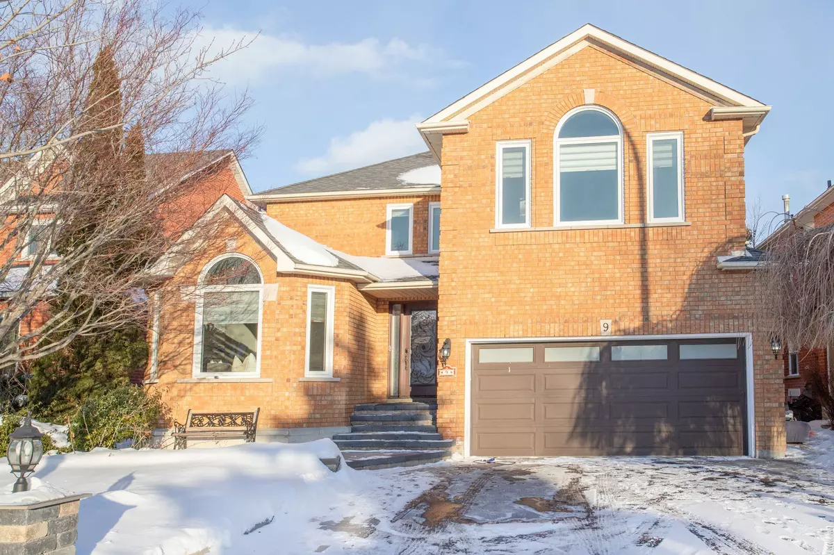 Whitby, ON L1R 2E6,9 Sato ST