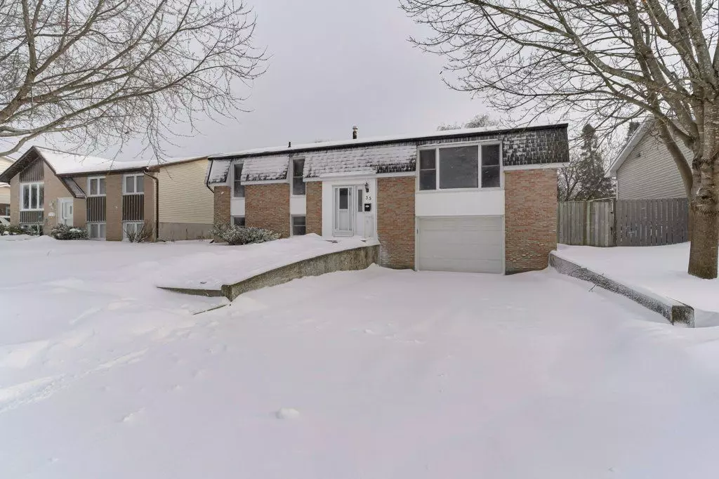 Loyalist, ON K7N 1W2,35 Mortensen DR