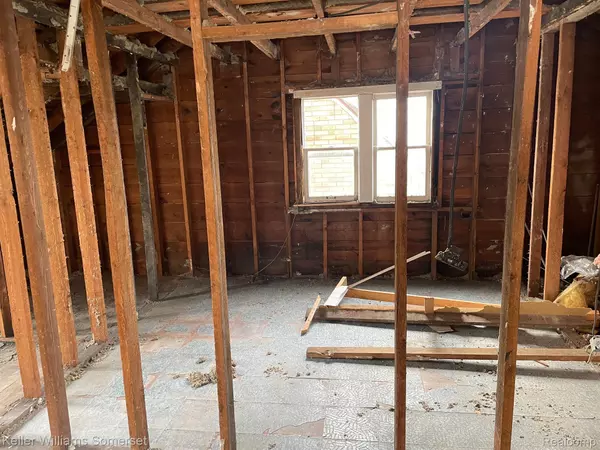 Detroit, MI 48234,7511 DOBEL ST