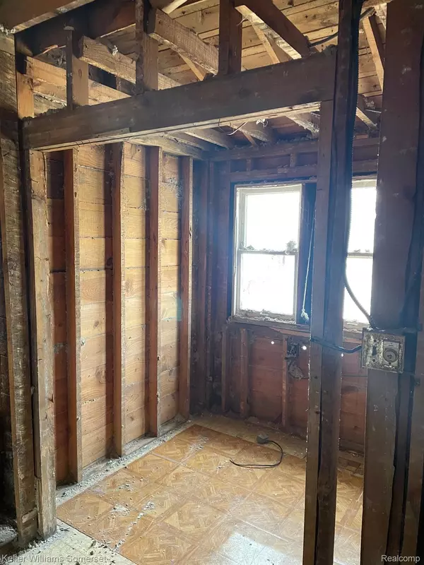 Detroit, MI 48234,7511 DOBEL ST