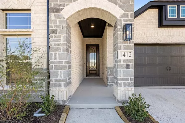 Aubrey, TX 76227,1412 Hutton Branch Trail