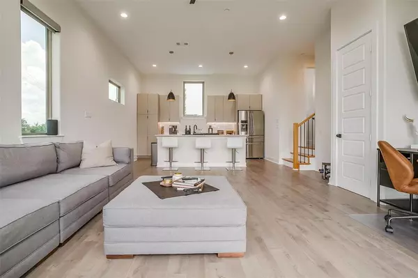 Dallas, TX 75210,3231 Elihu Street #101