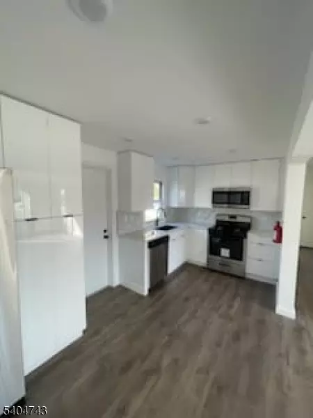 Lodi Boro, NJ 07644,73 Macarthur Ave