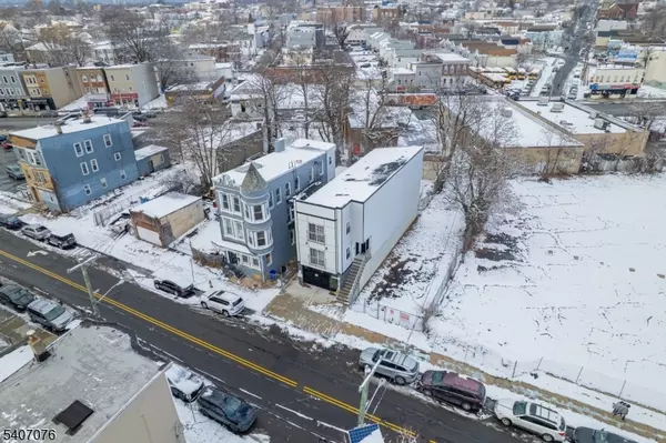 Newark City, NJ 07108,420 18Th Ave