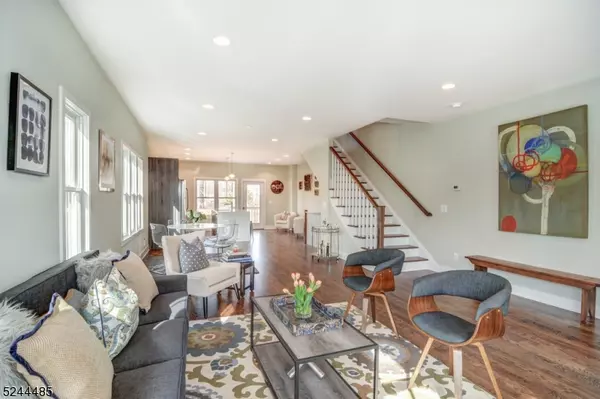 Montclair Twp., NJ 07042,92B Grove St #B