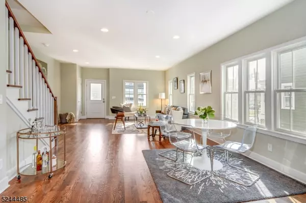 Montclair Twp., NJ 07042,92B Grove St #B