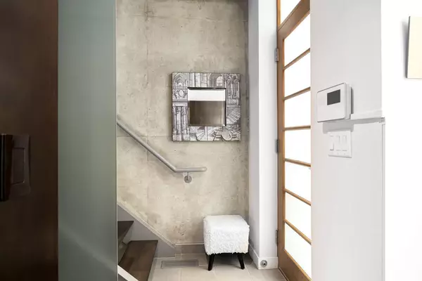 Toronto C08, ON M4Y 1X6,301 Mutual ST