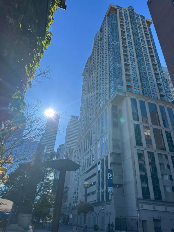 8 Park RD #2116, Toronto C09, ON M4W 3S5