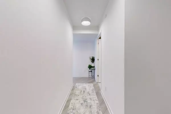 Toronto C06, ON M3H 0E7,8 Tippett RD #1305