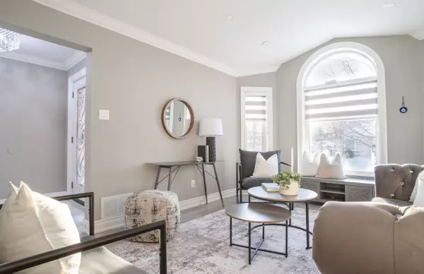 Whitby, ON L1R 2E6,9 Sato ST