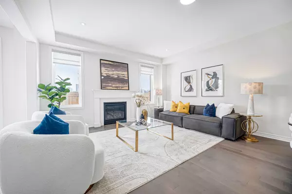 89 Barkerville DR, Whitby, ON L1P 0L8