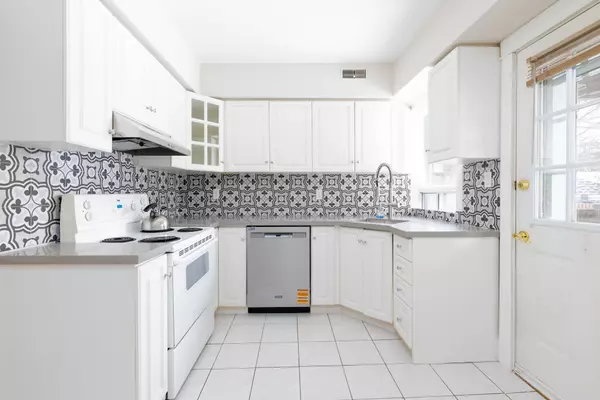 Toronto E02, ON M4C 3N2,137 Bastedo AVE