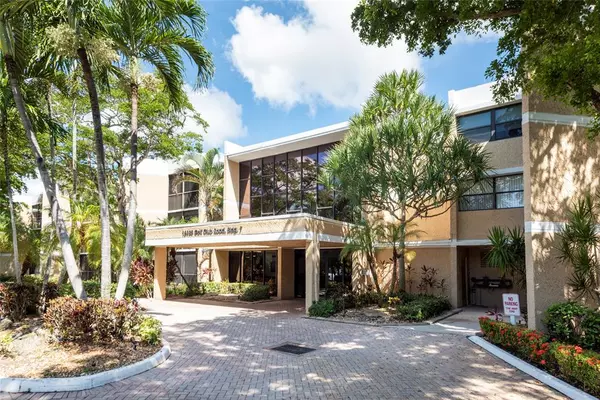 Weston, FL 33326,16325 Golf Club Rd #210