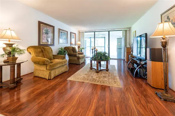 Weston, FL 33326,16325 Golf Club Rd #210