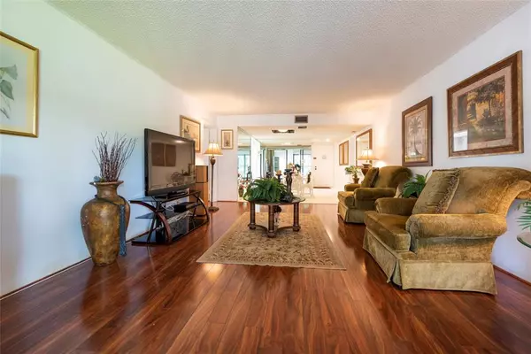 Weston, FL 33326,16325 Golf Club Rd #210