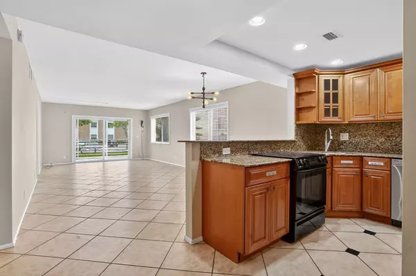 3050 NE 16th Avenue #107, Oakland Park, FL 33334