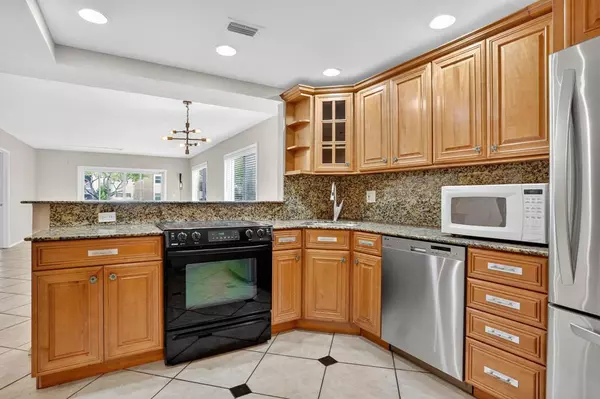 Oakland Park, FL 33334,3050 NE 16th Avenue #107