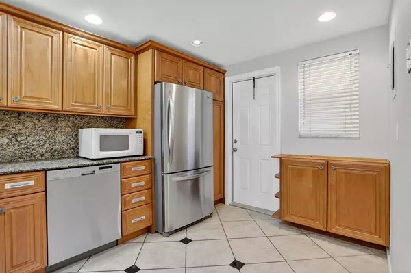 Oakland Park, FL 33334,3050 NE 16th Avenue #107