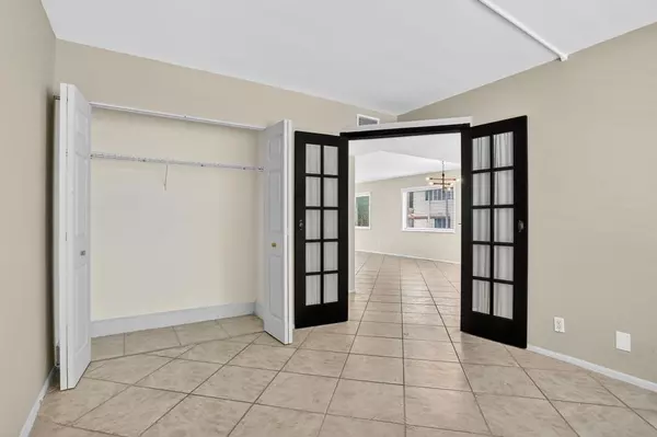 Oakland Park, FL 33334,3050 NE 16th Avenue #107